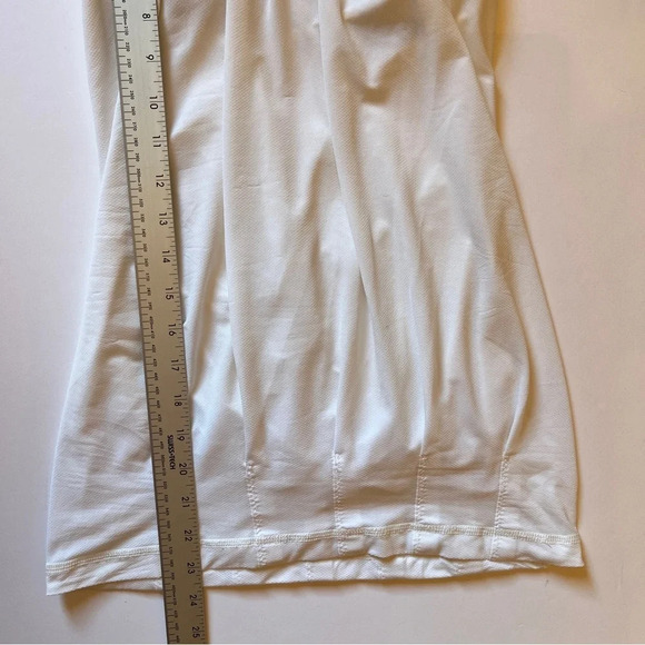 Lululemon Flow And Go Tank II  White Tank Top Built in Bra Workout Shirt Sz 4 - Picture 9 of 16